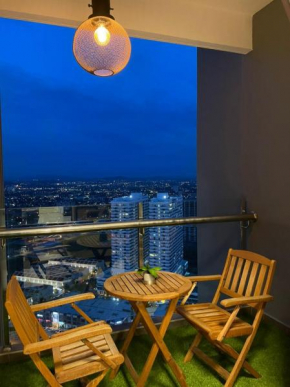Atlantis 2+1 BR Family Suite 10pax City View